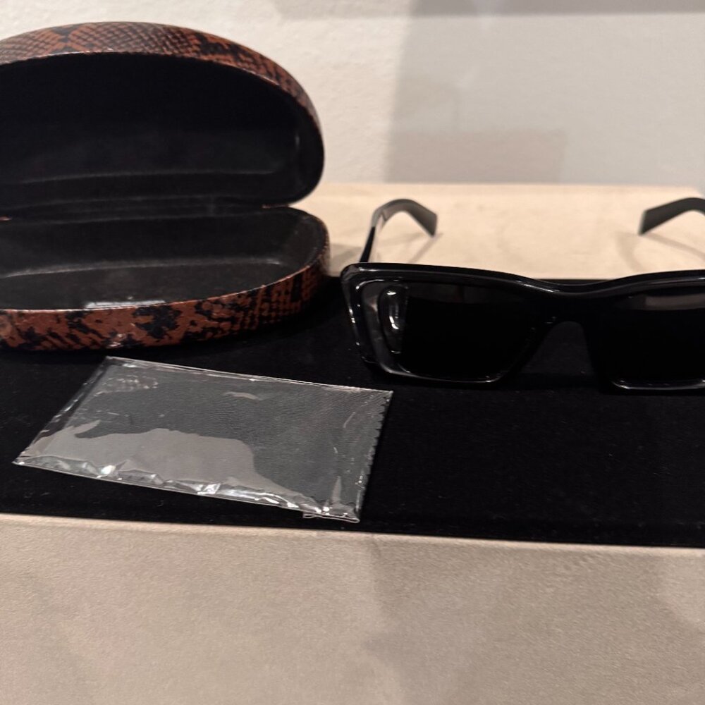 Prada Black Sunglasses - Picture 7 of 8